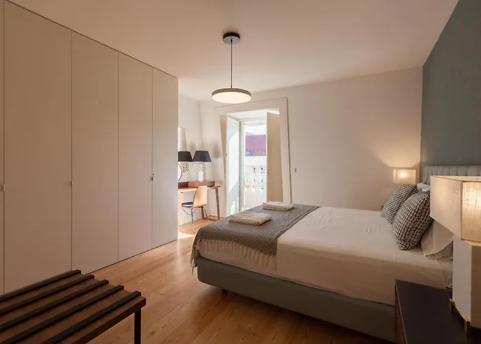 Flh Praca Comercio Stylish With Balcony Daire *