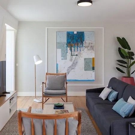 Flh Praca Comercio Stylish With Balcony *