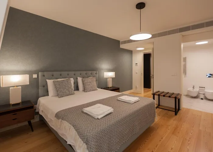 Flh Praca Comercio Stylish With Balcony